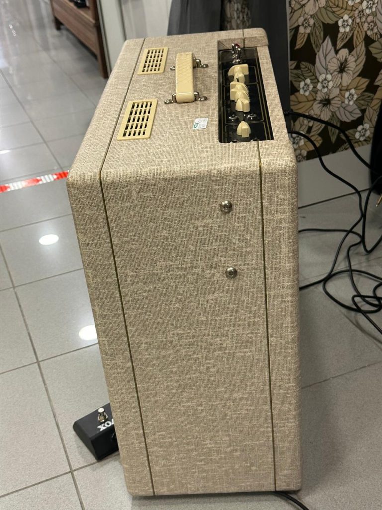 VOX AC15HW1X Hand-Wired – Combo guitare 100 % lampes, 15 W, HP Celestion Alnico Blue instruments occasion