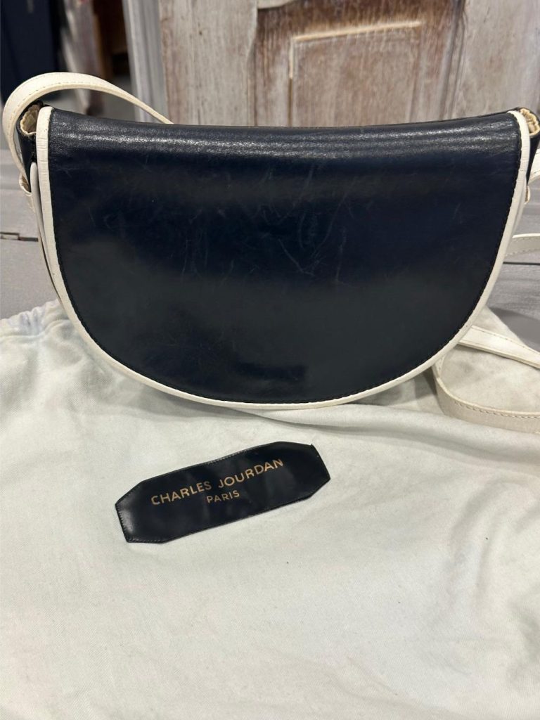 Sac bandoulière Charles Jourdan Paris vintage années 80 – cuir bleu marine & blanc friperie en ligne seconde âme