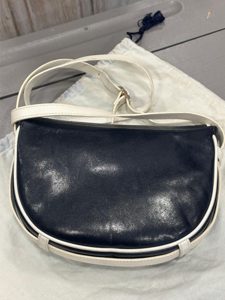 Sac bandoulière Charles Jourdan Paris vintage années 80 – cuir bleu marine & blanc friperie en ligne seconde âme