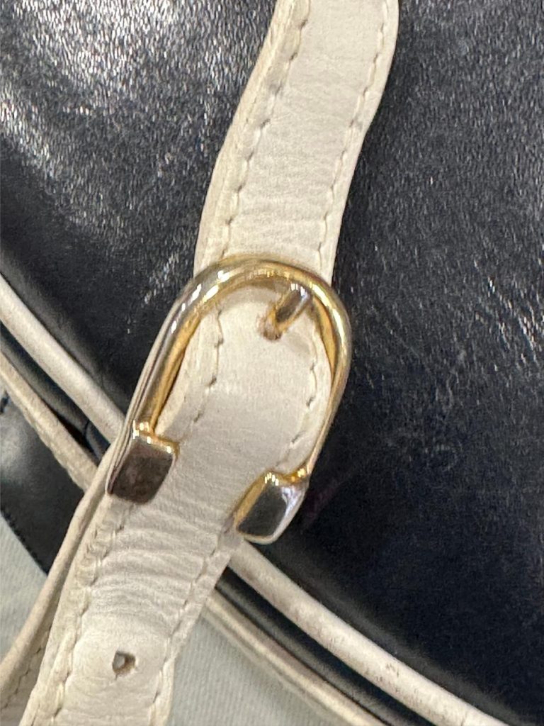 Sac bandoulière Charles Jourdan Paris vintage années 80 – cuir bleu marine & blanc friperie en ligne seconde âme