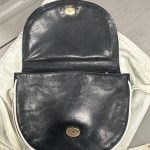 Sac bandoulière Charles Jourdan Paris vintage années 80 – cuir bleu marine & blanc friperie en ligne seconde âme
