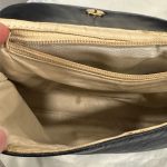 Sac bandoulière Charles Jourdan Paris vintage années 80 – cuir bleu marine & blanc friperie en ligne seconde âme